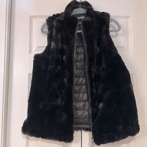 NWOT Versatile Nicole Miller Reversible black Puffer/ Faux fur Vest. Size S